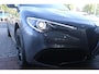 Alfa Romeo Stelvio 2.0 T 280PK Q4 AWD B-Tech | DRIVER ASSISTENCE PACK2: | ACHTERUITRIJCAMERA | PARKEERSENSOREN VOOR / ACHTER | DODEHOEKDETECTIE | DIMMENDE BINNENSPIEGEL | CONVENIENCE PACK: | KEYLESS ENTRY / START | WARMTE WERENDE VOORRUIT | ELEKTRSICHE STOELVERSTELLING MET GEHEUGEN | ELEKTRISCH VERWARMEDE VOORSTOELEN | ELEKTRISCH VERWARMBAAR STUURWIEL | LEDEREN BEKLEDING | RODE REMKLAUWEN | 19"INCH LICHTMETALEN VELGEN | BI-XENON KOPLAMPEN MET SPROEIINSTALATIE | ELEKTRISCHE ACHTERKLEP | NAVIGATIE | DAB+ RADIO | ADAPTIVE CRUISE CONTROL |