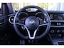 Alfa Romeo Stelvio 2.0 T 280PK Q4 AWD B-Tech | DRIVER ASSISTENCE PACK2: | ACHTERUITRIJCAMERA | PARKEERSENSOREN VOOR / ACHTER | DODEHOEKDETECTIE | DIMMENDE BINNENSPIEGEL | CONVENIENCE PACK: | KEYLESS ENTRY / START | WARMTE WERENDE VOORRUIT | ELEKTRSICHE STOELVERSTELLING MET GEHEUGEN | ELEKTRISCH VERWARMEDE VOORSTOELEN | ELEKTRISCH VERWARMBAAR STUURWIEL | LEDEREN BEKLEDING | RODE REMKLAUWEN | 19"INCH LICHTMETALEN VELGEN | BI-XENON KOPLAMPEN MET SPROEIINSTALATIE | ELEKTRISCHE ACHTERKLEP | NAVIGATIE | DAB+ RADIO | ADAPTIVE CRUISE CONTROL |