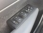 Volvo XC40 1.5 T2 Momentum / Achteruitrijcamera / Apple Carplay & Android Auto / Sensoren Voor en Achter / Navigatie / Lendensteun / Cruise Control /