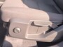 Volvo XC40 1.5 T2 Momentum / Achteruitrijcamera / Sensoren Voor en Achter / Navigatie / Apple Carplay / Android Auto / Lendensteun / Cruise Control /