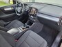 Volvo XC40 1.5 T2 Momentum / Achteruitrijcamera / Sensoren Voor en Achter / Navigatie / Apple Carplay / Android Auto / Lendensteun / Cruise Control /