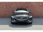 Volvo V60 B3 Inscription | Verwarmbare Voorstoelen | Parkeersensoren | Achteruitrijcamera | Verwarmbaar Stuurwiel | Adaptieve Cruise Control | Dodehoekdetectie Met Correctie | Electronic Climate Control | Panorama Dak | Navigatiesysteem | Apple Carplay/Android Auto