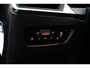BMW 3-Serie Touring 330e | 360 camera | Panoramadak | Cruise control adaptief | Verwarmd stuurwiel en stoelen |