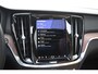 Volvo V60 T6 350PK Plug-in Hybrid AWD Ultimate Bright / Adaptive Cruise Control / Harman Kardon / 360 Camera / Elektrisch glazen schuif-kanteldak / Head-up Display / Nappa leer met stoelventilatie / Elektrisch verstelbare stoelen met geheugen / Stoelverwarming / Stuurverwarming