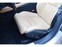 Volvo V60 T6 350PK Plug-in Hybrid AWD Ultimate Bright / Adaptive Cruise Control / Harman Kardon / 360 Camera / Elektrisch glazen schuif-kanteldak / Head-up Display / Nappa leer met stoelventilatie / Elektrisch verstelbare stoelen met geheugen / Stoelverwarming / Stuurverwarming