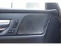 Volvo V60 T6 350PK Plug-in Hybrid AWD Ultimate Bright / Adaptive Cruise Control / Harman Kardon / 360 Camera / Elektrisch glazen schuif-kanteldak / Head-up Display / Nappa leer met stoelventilatie / Elektrisch verstelbare stoelen met geheugen / Stoelverwarming / Stuurverwarming