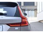 Volvo V60 T6 350PK Plug-in Hybrid AWD Ultimate Bright / Adaptive Cruise Control / Harman Kardon / 360 Camera / Elektrisch glazen schuif-kanteldak / Head-up Display / Nappa leer met stoelventilatie / Elektrisch verstelbare stoelen met geheugen / Stoelverwarming / Stuurverwarming
