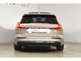 Volvo V60 T6 350PK Plug-in Hybrid AWD Ultimate Bright / Adaptive Cruise Control / Harman Kardon / 360 Camera / Elektrisch glazen schuif-kanteldak / Head-up Display / Nappa leer met stoelventilatie / Elektrisch verstelbare stoelen met geheugen / Stoelverwarming / Stuurverwarming