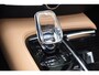 Volvo V60 T6 350PK Plug-in Hybrid AWD Ultimate Bright / Adaptive Cruise Control / Harman Kardon / 360 Camera / Elektrisch glazen schuif-kanteldak / Head-up Display / Nappa leer met stoelventilatie / Elektrisch verstelbare stoelen met geheugen / Stoelverwarming / Stuurverwarming