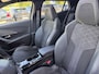 Peugeot 2008 1.2 130PK GT Automaat | Bomvol! | Afneembare Trekhaak | Premium Focal Audio | Alcantara | Panoramadak | | DAB ontvanger | Dakrails | Dimlichten automatisch