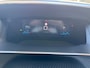 Peugeot 2008 1.2 130PK GT Automaat | Bomvol! | Afneembare Trekhaak | Premium Focal Audio | Alcantara | Panoramadak | | DAB ontvanger | Dakrails | Dimlichten automatisch