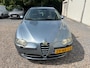 Alfa Romeo 147 1.6 T.Spark Edizione Esclusiva loop of sloop!