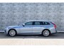 Volvo V90 2.0 T4 Momentum | Trekhaak | Achteruitrijcamera | Parkeersensoren | Navigatie | Keyless Entry | Elektrische Achterklep | Parkeerverwarming | Stoelverwarming voor en achter | BLIS | Cruise Control Adaptief