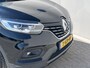 Renault Kadjar 1.3 TCe 140 EDC Black Edition Automaat / Trekhaak(1.500KG) / Navigatie / Cruise Control adaptief / Achteruitrijcamera / Airco / Elektrische Bestuurdersstoel / Dodehoekdetectie / Stoelverwarming / Alcantara Bekleding / Parkeersensoren / Bluetooth /