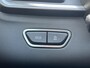 Renault Kadjar 1.3 TCe 140 EDC Black Edition Automaat / Trekhaak(1.500KG) / Navigatie / Cruise Control adaptief / Achteruitrijcamera / Airco / Elektrische Bestuurdersstoel / Dodehoekdetectie / Stoelverwarming / Alcantara Bekleding / Parkeersensoren / Bluetooth /
