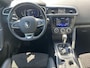 Renault Kadjar 1.3 TCe 140 Black Edition / Trekhaak(1.500KG) / Navigatie / Cruise Control adaptief / Achteruitrijcamera / Airco / Elektrische Bestuurdersstoel / Dodehoekdetectie / Stoelverwarming / Alcantara Bekleding / Parkeersensoren / Bluetooth /