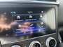 Renault Kadjar 1.3 TCe 140 EDC Black Edition Automaat / Trekhaak(1.500KG) / Navigatie / Cruise Control adaptief / Achteruitrijcamera / Airco / Elektrische Bestuurdersstoel / Dodehoekdetectie / Stoelverwarming / Alcantara Bekleding / Parkeersensoren / Bluetooth /
