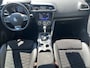 Renault Kadjar 1.3 TCe 140 Black Edition / Trekhaak(1.500KG) / Navigatie / Cruise Control adaptief / Achteruitrijcamera / Airco / Elektrische Bestuurdersstoel / Dodehoekdetectie / Stoelverwarming / Alcantara Bekleding / Parkeersensoren / Bluetooth /