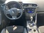Renault Kadjar 1.3 TCe 140 EDC Black Edition Automaat / Trekhaak(1.500KG) / Navigatie / Cruise Control adaptief / Achteruitrijcamera / Airco / Elektrische Bestuurdersstoel / Dodehoekdetectie / Stoelverwarming / Alcantara Bekleding / Parkeersensoren / Bluetooth /