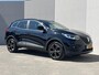Renault Kadjar 1.3 TCe 140 EDC Black Edition Automaat / Trekhaak(1.500KG) / Navigatie / Cruise Control adaptief / Achteruitrijcamera / Airco / Elektrische Bestuurdersstoel / Dodehoekdetectie / Stoelverwarming / Alcantara Bekleding / Parkeersensoren / Bluetooth /