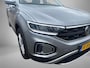Volkswagen T-Roc 1.0 TSI 110pk Life · Camera · Apple/Android Car Play · Navigatie · P-Sensoren · 16'' Inch ·