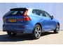 Volvo XC60 2.0 T8 Twin Engine AWD R-Design | Bursting Blue | NL-Auto - 1e Eig. | Trekhaak