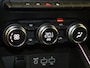Renault Clio 1.6 E-Tech Hybrid Intens 145PK | Automaat | Trekhaak | Navigatie via Telefoon | Climate Control | Parkeersensoren | Apple CarPlay & Android Auto