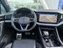 Volkswagen Touareg 3.0 TSi eHybrid 4MOTION R Black Edition Luchtvering / Trekhaak / Panoramadak