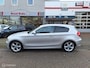 BMW 1-Serie 118i BUSINESS LINE / Nieuwe distributie / Parkeersensoren /