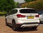 BMW X1 sDrive20i ParelWeiss | Full Options | HUD | NavPro | Stoelverw | All wheater | Uniek