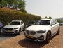 BMW X1 sDrive20i ParelWeiss | Full Options | HUD | NavPro | Stoelverw | All wheater | Uniek