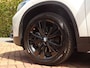 BMW X1 sDrive20i ParelWeiss | Full Options | HUD | NavPro | Stoelverw | All wheater | Uniek