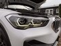BMW X1 sDrive20i ParelWeiss | Full Options | HUD | NavPro | Stoelverw | All wheater | Uniek