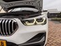 BMW X1 sDrive20i ParelWeiss | Full Options | HUD | NavPro | Stoelverw | All wheater | Uniek