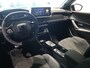 Peugeot 2008 1.2 Hybrid 145 GT | Navigatie | Dodehoek detectie | 360* Camera | Alcantara | Keuze uit meerdere kleuren! | Direct leverbaar! |