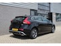 Volvo V40 2.0 T2 R-Design / Stoelverwarming / Standkachel / N.A.P.