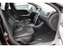 Volvo V40 2.0 T2 R-Design / Stoelverwarming / Standkachel / N.A.P.