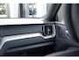 Volvo XC60 T8 Plug-in hybrid AWD Ultimate Black Edition Long Range | Head-Up | Panoramisch schuif/kanteldak | Stoelverwarming voor & achter | 360 graden camera | Standkachel | Adaptieve cruise control | Harman Kardon |