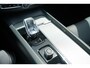 Volvo XC60 T8 Plug-in hybrid AWD Ultimate Black Edition Long Range | Head-Up | Panoramisch schuif/kanteldak | Stoelverwarming voor & achter | 360 graden camera | Standkachel | Adaptieve cruise control | Harman Kardon |