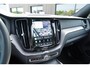 Volvo XC60 T8 Plug-in hybrid AWD Ultimate Black Edition Long Range | Head-Up | Panoramisch schuif/kanteldak | Stoelverwarming voor & achter | 360 graden camera | Standkachel | Adaptieve cruise control | Harman Kardon |