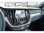 Volvo XC60 T8 Plug-in hybrid AWD Ultimate Black Edition Long Range | Head-Up | Panoramisch schuif/kanteldak | Stoelverwarming voor & achter | 360 graden camera | Standkachel | Adaptieve cruise control | Harman Kardon |