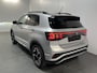 Volkswagen T-Cross 1.5 TSI R-Line / AUTOMAAT/ 150 PK/ 2X R-LINE/ TREKHAAK/ ADAPTIVE CRUISE/ APP-CONNECT/ PARK.SENSOREN V+A/ CAMERA/ STOELVERWARM./ DIGITAL DASH/ NAVI/ DAB/ CLIMA/ IQ.LIGHT/ 18'' LMV