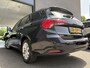 Fiat Tipo Stationwagon 1.6 16v Business Lusso Automaat Airco - Parkeersensor achter - Navigatie - Cruise control - Radio - Led verlichting - Licht metalen velgen 16 inch - Dakrails - Elektrische ramen - Mistlampen - Radio - Stuur multifunctioneel - Extra getint glas achter - Bluetooth
