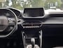 Peugeot 208 1.2 Active 75pk Navigatie | Apple Carplay & Android Auto | AIRCO | Cruise control | Bluetooth bellen & muziekstreaming | LM-velgen zwart | USB-poort