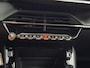 Peugeot 208 1.2 Active 75pk Navigatie | Apple Carplay & Android Auto | AIRCO | Cruise control | Bluetooth bellen & muziekstreaming | LM-velgen zwart | USB-poort