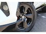 Toyota RAV4 2.5 Hybrid AWD Style Bi-Tone | Rijklaar | Parelmoer | Trekhaak | Apple/Android | Stoel-/stuurverw. | LED | El. achterklep | Dealer onderhouden
