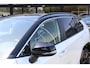 Toyota RAV4 2.5 Hybrid AWD Style Bi-Tone | Rijklaar | Parelmoer | Trekhaak | Apple/Android | Stoel-/stuurverw. | LED | El. achterklep | Dealer onderhouden