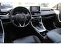 Toyota RAV4 2.5 Hybrid AWD Style Bi-Tone | Rijklaar | Parelmoer | Trekhaak | Apple/Android | Stoel-/stuurverw. | LED | El. achterklep | Dealer onderhouden