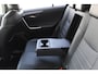 Toyota RAV4 2.5 Hybrid AWD Style Bi-Tone | Rijklaar | Parelmoer | Trekhaak | Apple/Android | Stoel-/stuurverw. | LED | El. achterklep | Dealer onderhouden