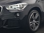 BMW X1 xDrive20i M Sport 192pk Dealer O.H. | Panodak | Adaptive Cruise | Head Up | Camera | Harman / Kardon | Alcantara Sportstoelen Verwarmd | Navigatie | 19"L.M | LED Koplampen |